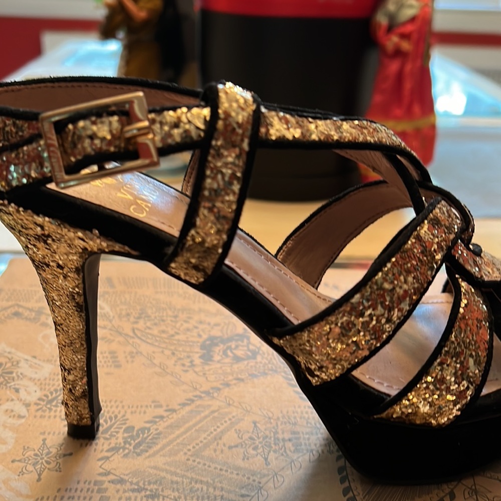 Vince Camuto Padrita Platform Sandals in Gold Glitter & Blk Suede Sz 7 1… - Picture 11 of 16